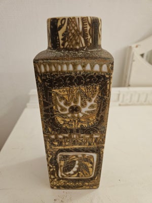 Fajance, Vase, Royal copenhagen, Brunlige nuancer.  22,5x7.5x7.5 cm  pæn og velholdt