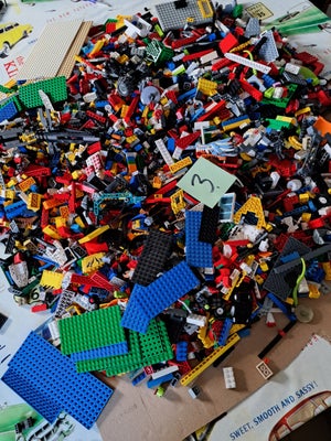 Lego blandet, 8,1 kg blandede klodser,  SE FOTO,  ikke nyvasket, afhentes I Herning  kan evt sendes