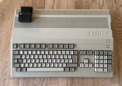 Amiga 500, Commodore, Sælger lidt ud af min private samling! Flot fungerende Amiga 500 med NY ekstra