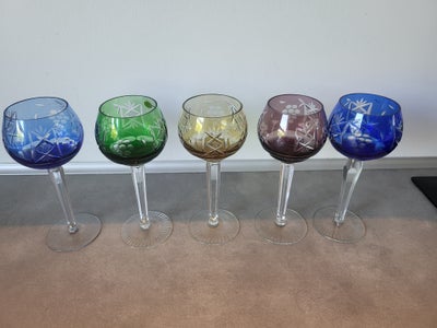 Glas, Vinglas, Rømer, 5 flotte Bøhmiske Rømer vinglas i forskellige farver sælges.
Pris 100 kr pr gl