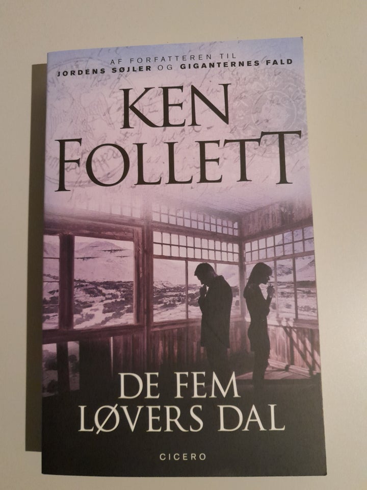De Fem Løvers Dal, Ken Follett, genre: roman