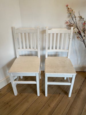 Spisebordsstol, fyrretræ, b: 38 l: 40, 

To smukke hvide stole, meget stabile. 375,- pr. stk eller 7