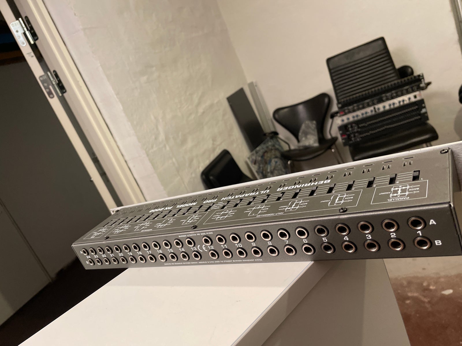 Patchbay, Behringer Ultrapatch pro