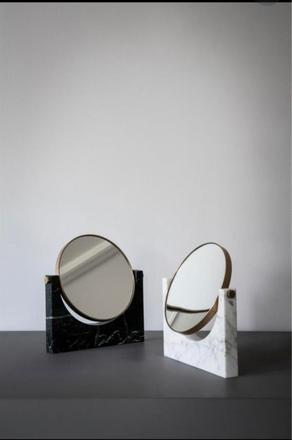 Vægspejl, b: 25 h: 26, Fantastisk smukt spejl i marmor fra…