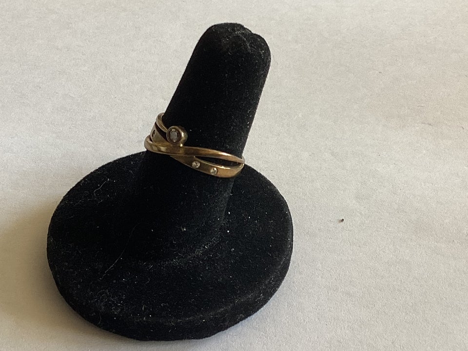 Fingerring, guld, Zirkon