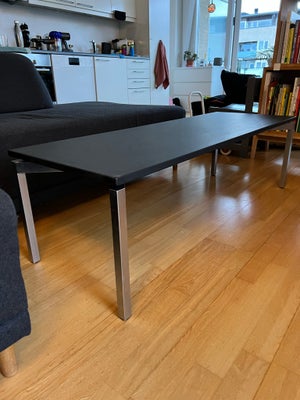 Sofabord, Fredericia Furniture, aluminium, b: 45 l: 130 h: 38, Sofabord i modellen “EJ66” fra Freder