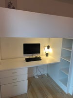 Højseng, Indbygget skrivebord og garderobe, b: 90 l: 200