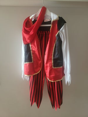 Sørøver kostume str 116, Fint sørøverkpstume sælges. Inkluderer bukser, bluse og tørklæde.