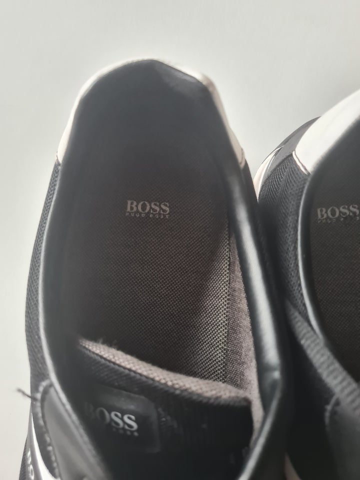 Sneakers, Hugo Boss, str. 46