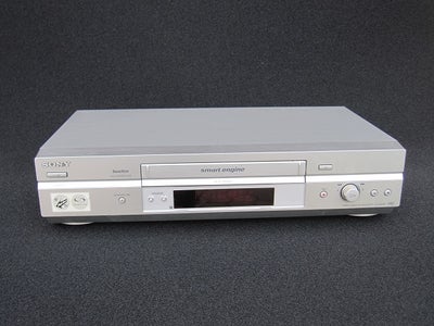 VHS videomaskine, Sony, SLV-SE747, Perfekt, 
- ALU-farvet,
- Kan afspiller SP / LP,
- u/fjernbetjeni