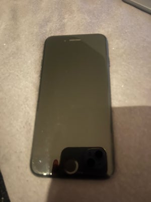 iPhone 7, 32 GB, sort, God, Sælger denne iPhone 7 med 32 GB. Telefonen har brugsridser som også er v