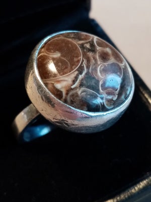 Fingerring, sølv, THEJLS - guldsmed Jens Christian Thejls, Smuk og kraftig sølvring med indfattet ru