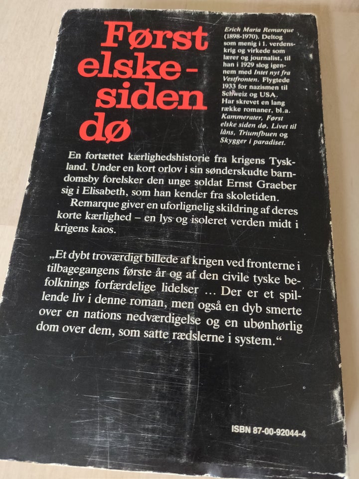 Først elske - siden dø, Erich Maria remarque, genre: roman