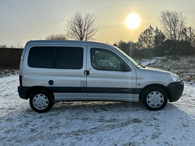 Citroën Berlingo, 1,4i Advance, Benzin, 2004, 4-dørs, Yderst velholdt Citroën Berlingo fra 2004 med 