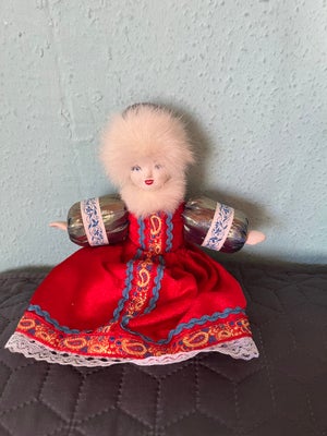 Dukker, Russisk dukke, Fin dukke. 35 cm høj.