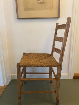 Spisebordsstol, Vintage, Fin vintage stol med flettet sæde. 
Har patina, men passer fint til looket.