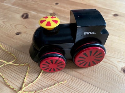 BRIO Tog, Skriv gerne en sms til mig - 53 74 28 00

Dejlig retro tog med snor - lidt brugsspor, som 