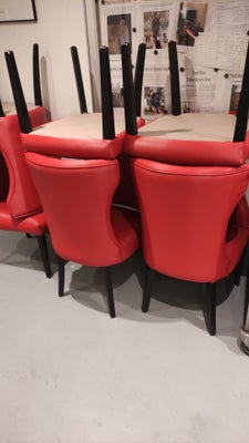 Spisebordsstol, Vi har 4 stykker af det rød læder stol i rigtig godt kvalitet, sælges 200 stykker, d