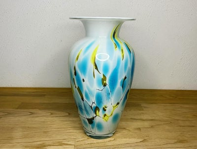 Glas, Vase , Richartz Art Collection, Super lækker tysk vase i opalglas med skønne farver fra Richar