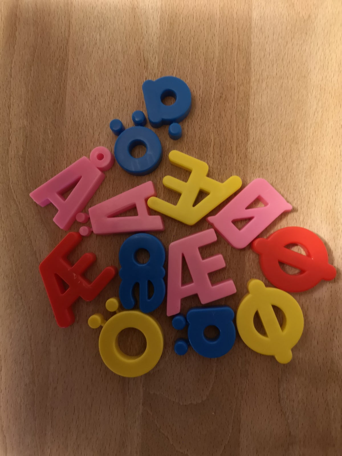 Magnetisk legetøj, Blandede bogstaver og tal