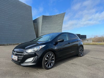 Hyundai i30, 1,6 CRDi 110 Active+, Diesel, 2015, km 233000, sort, 5-dørs, Hyundai i30 1.6 CRDI ACTIV