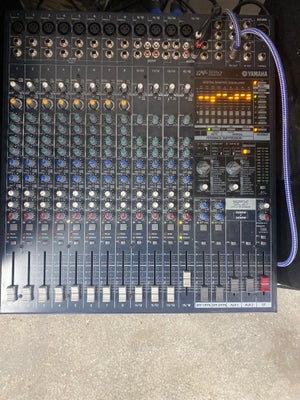 Mixer, Yamaha Emx 5016cf, Kostede 10,000 virker som den skal