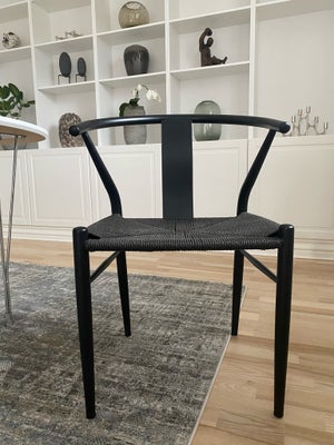 Spisebordsstol, 4 spisebordsstole i sort metal og flet sæde. 
Prisen er pr. stk. 