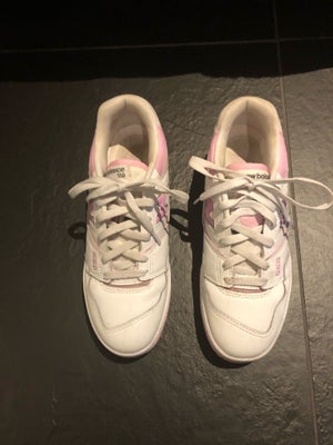 Sneakers, str. 41, New Balance,  Hvid med  pink detaljer ,  Læder,  Næsten som ny, New Balance sneak
