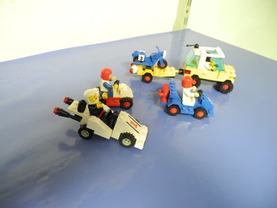 Lego andet, Racerbiler, 4 stk små racerbiler. Lego fra før år 2000. Samlevejledning medfølger. Enkel