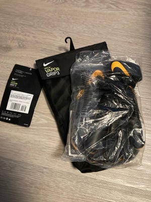 Andet, Målmandshandsker, Nike Vapor Grip 3, str. 6, Aldrig brugt
Nypris: 499,-
