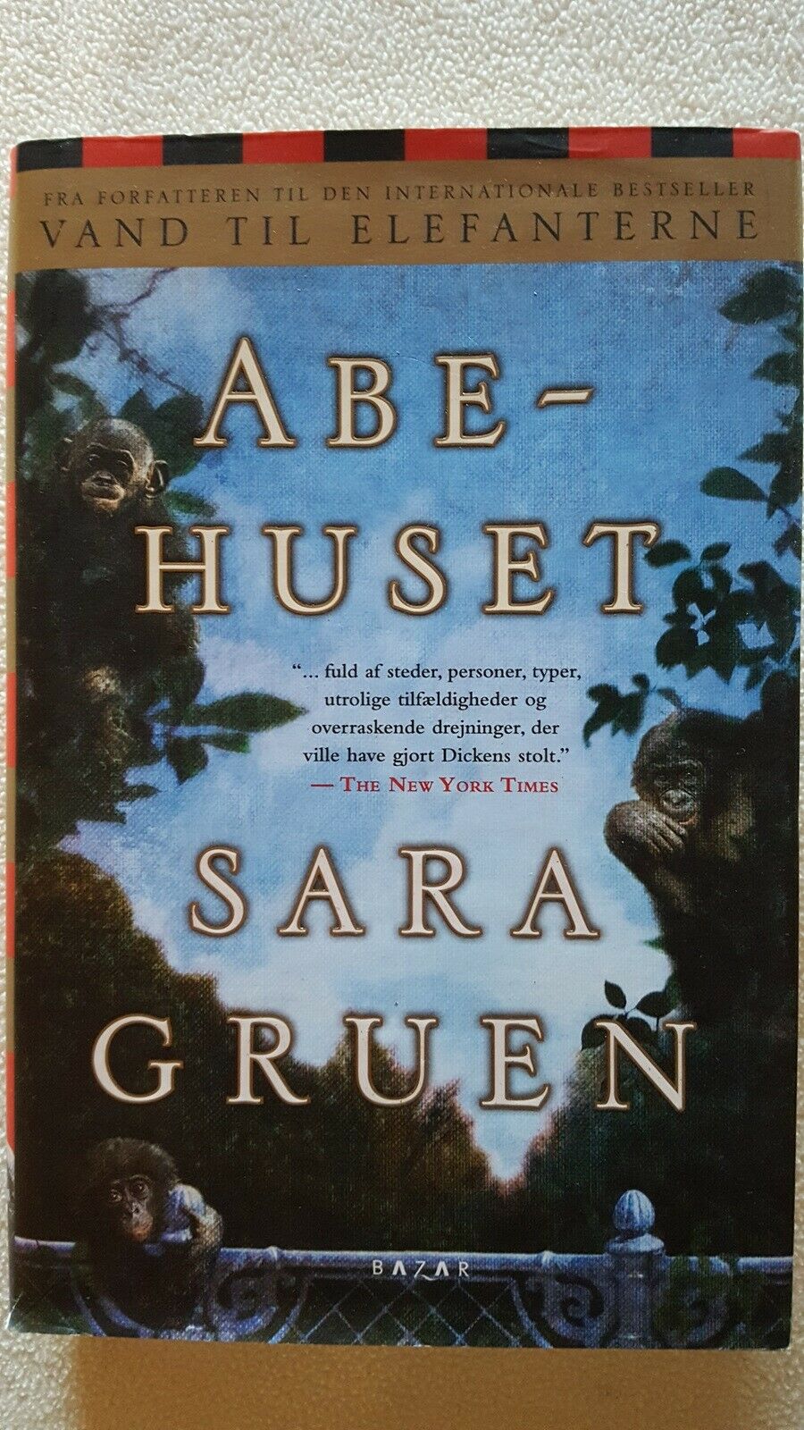 Abehuset, Sara Gruen, genre: roman