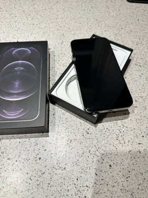 iPhone 12 Pro, 128 GB, sort, Perfekt, Super flot iPhone 12 pro sort / mørkegrå sælges 
Den har altid