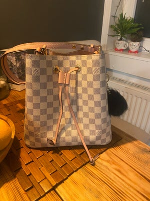 Crossbody, Louis Vuitton, andet materiale, Neonoe model har ikke kvittering men varen blev vurderet 