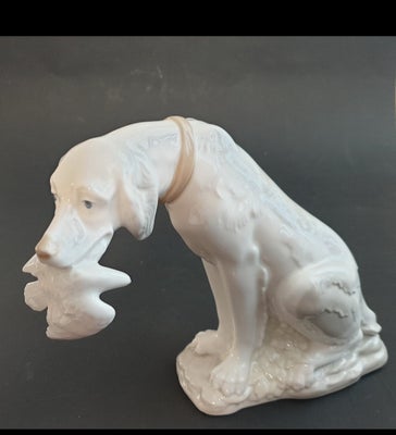 Porcelæn, Jagthund, Flot STOR jagthund med bytte i munden 
Fra D'ART design 
Perfekt stand 
H 18 cm,