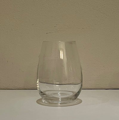 Glas, Vandglas, Erik Bagge, Phantom, Smukt vandglas med bløde former, der fint kan anvendes til en r
