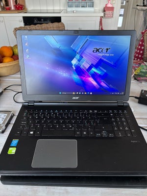 Acer Aspire V5 15.6" ( Win 11) , Intel Core i7-4500u 1.8-2.7 ghz  GHz, 8 GB ram, SSD 256 GB harddisk