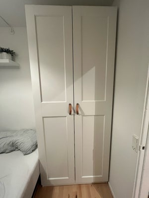 Garderobeskab, Ikea, b: 100 d: 60 h: 236, Ikea pax skab. I rigtig god stand. 
Køber skiller selv ad.