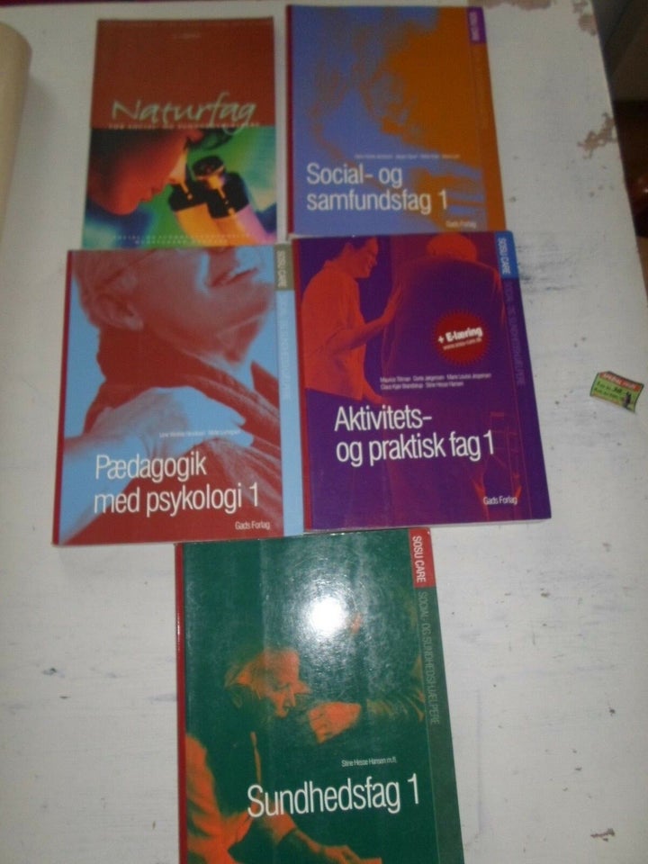 Sundhedsfag, Social og samfundsfag, 4 lærebøger