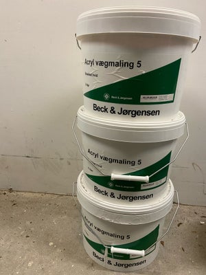 Vægmaling, Beck og Jørgensen, 23 liter, Brækket hvid, 2 uåbnet spande maling samt en spand med 5 lit