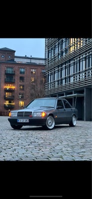 Mercedes 190 E, 1,8, Benzin, aut. 1991, km 328000, gråmetal, træk, nysynet, klimaanlæg, ABS, airbag,