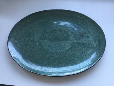 Keramik, Fad, Bitz, Ovalt fad mål: 46 x 34 cm.
Grønt glasur .