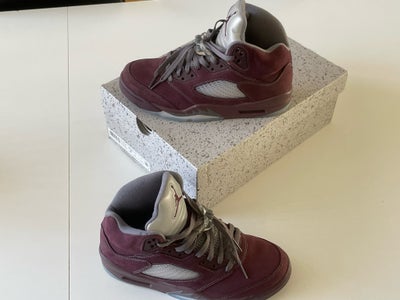 Sneakers, Nike Jordan, str. 42,  Bordeaux(rød)/grå/blå,  Næsten som ny, De er brugt nogen gange uden
