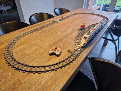 Lego Tog, 60051, City High-Speed Passenger Train - 60051

Ingen manual og æske

Toget er komplet

- 