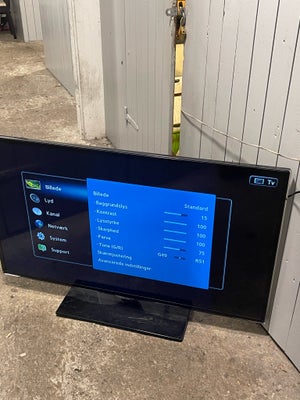 andet, Samsung, 46", Perfekt, samsung smart tv 46 tommer med fjernbetjening  den virker god den fejl