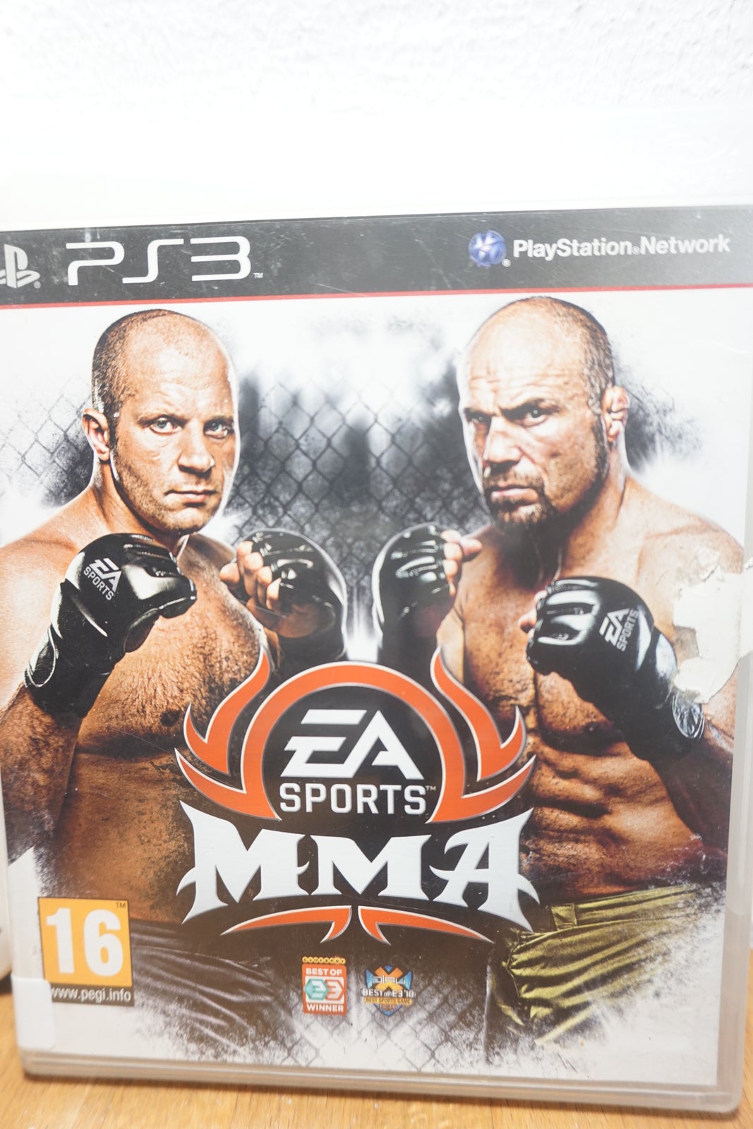 2 jogos de luta PS3, UFC 2010 e MMA da EA SPORTS em segunda mão durante 15  EUR em Mungia na WALLAPOP