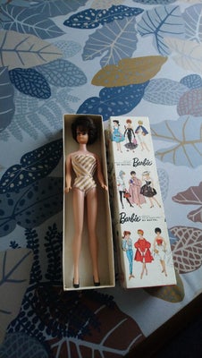 Dukker, Barbie, Gammel Barbie-dukke i æske fra 1962. Velholdt bortset fra lidt misfarvning på ørefli