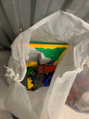 Lego Duplo, Sælger to store sække med Lego Duplo. En kæmpe blanding af både jernbaner, biler, figure