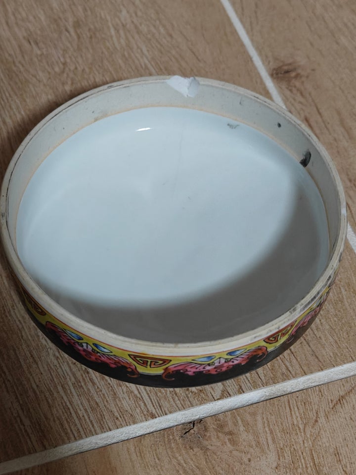 Porcelæn, Kinesisk store lågkrukke