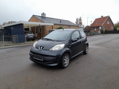 Peugeot 107, 1,0 Comfort, Benzin, 2008, km 145000, gråmetal, nysynet, ABS, airbag, 3-dørs, centrallå