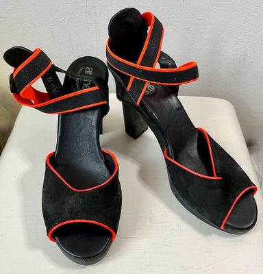 Sandaler, str. 39, Arche,  sort, orange,  skind,  Næsten som ny, uperflotte sorte sandaler i skind m